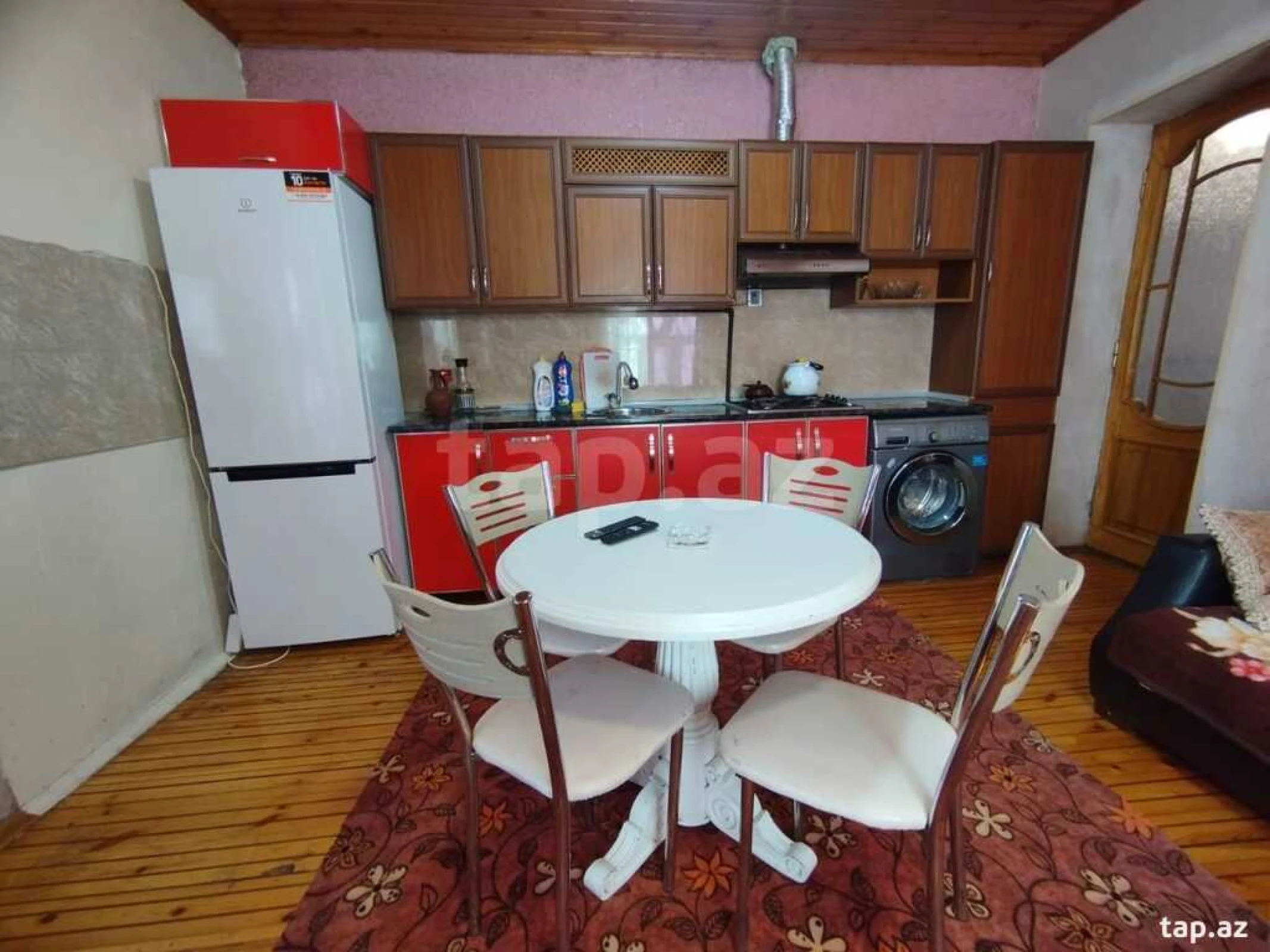 Kirayə verilir 3 otaqlı həyət evi