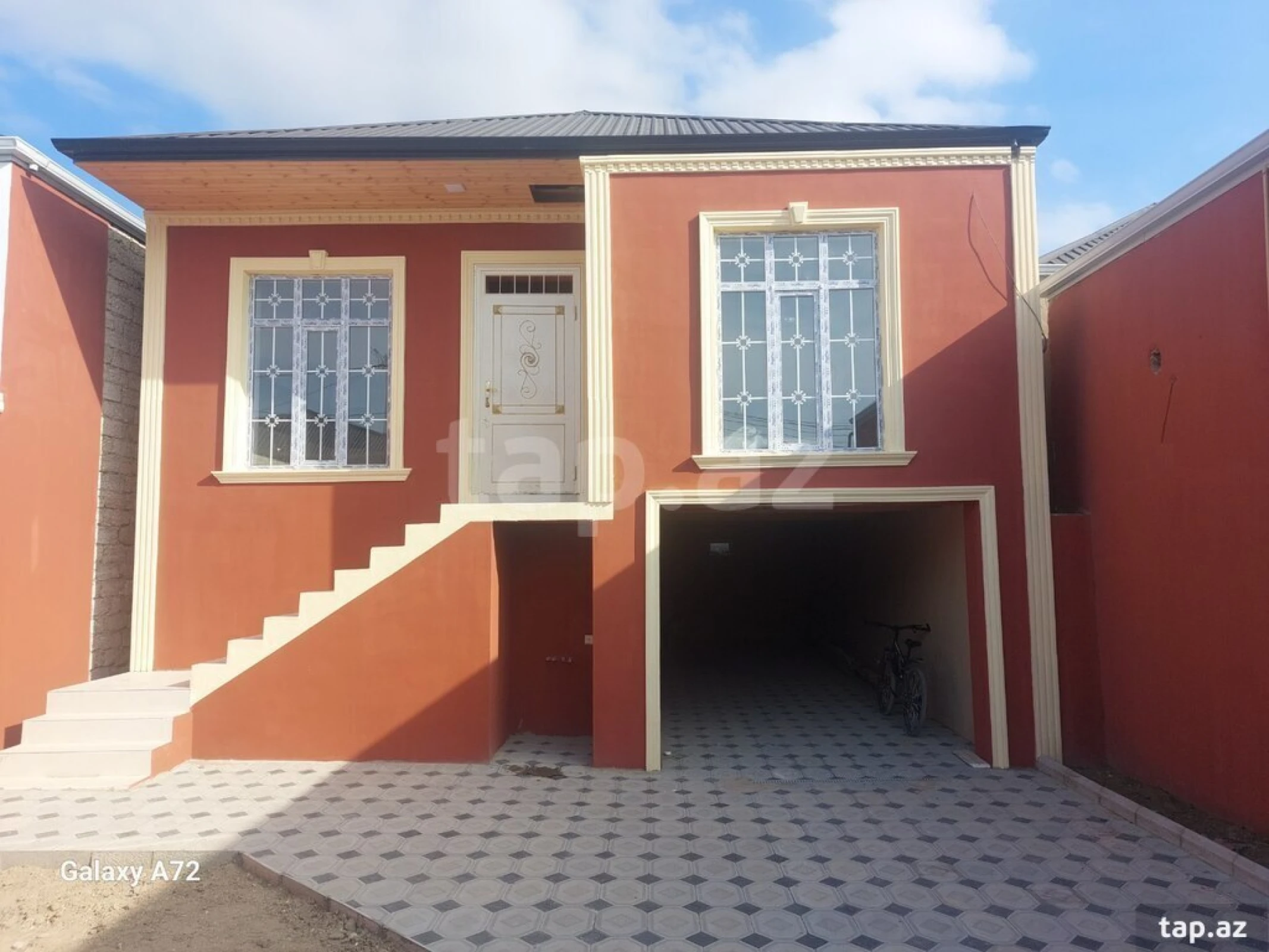 Satılır 3 otaqlı həyət evi