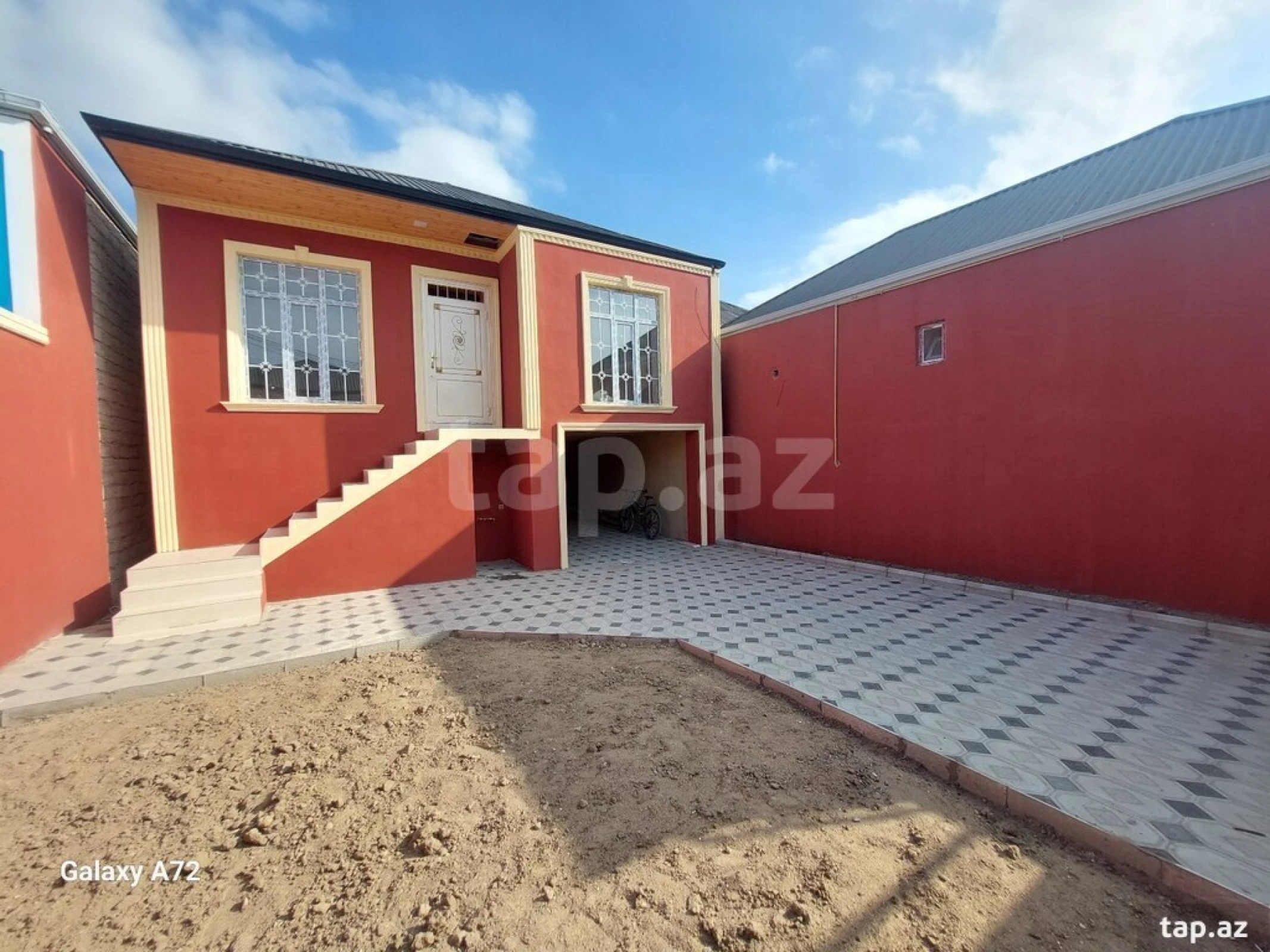 Satılır 3 otaqlı həyət evi