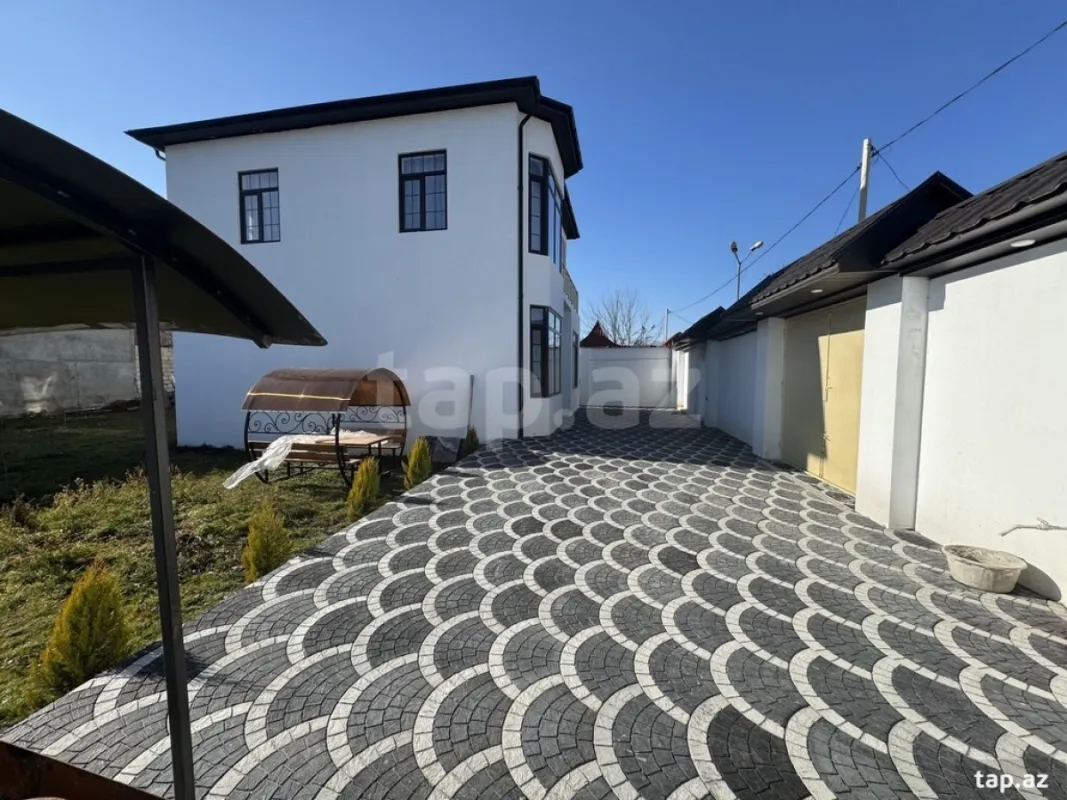 Kirayə verilir 4 otaqlı həyət evi