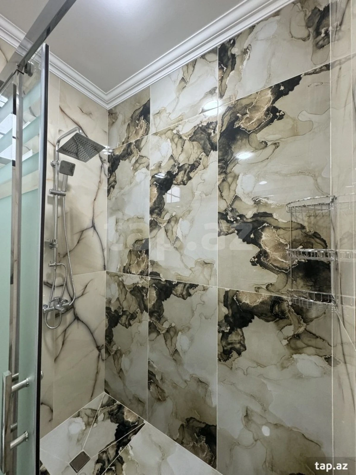 Kirayə verilir 4 otaqlı həyət evi