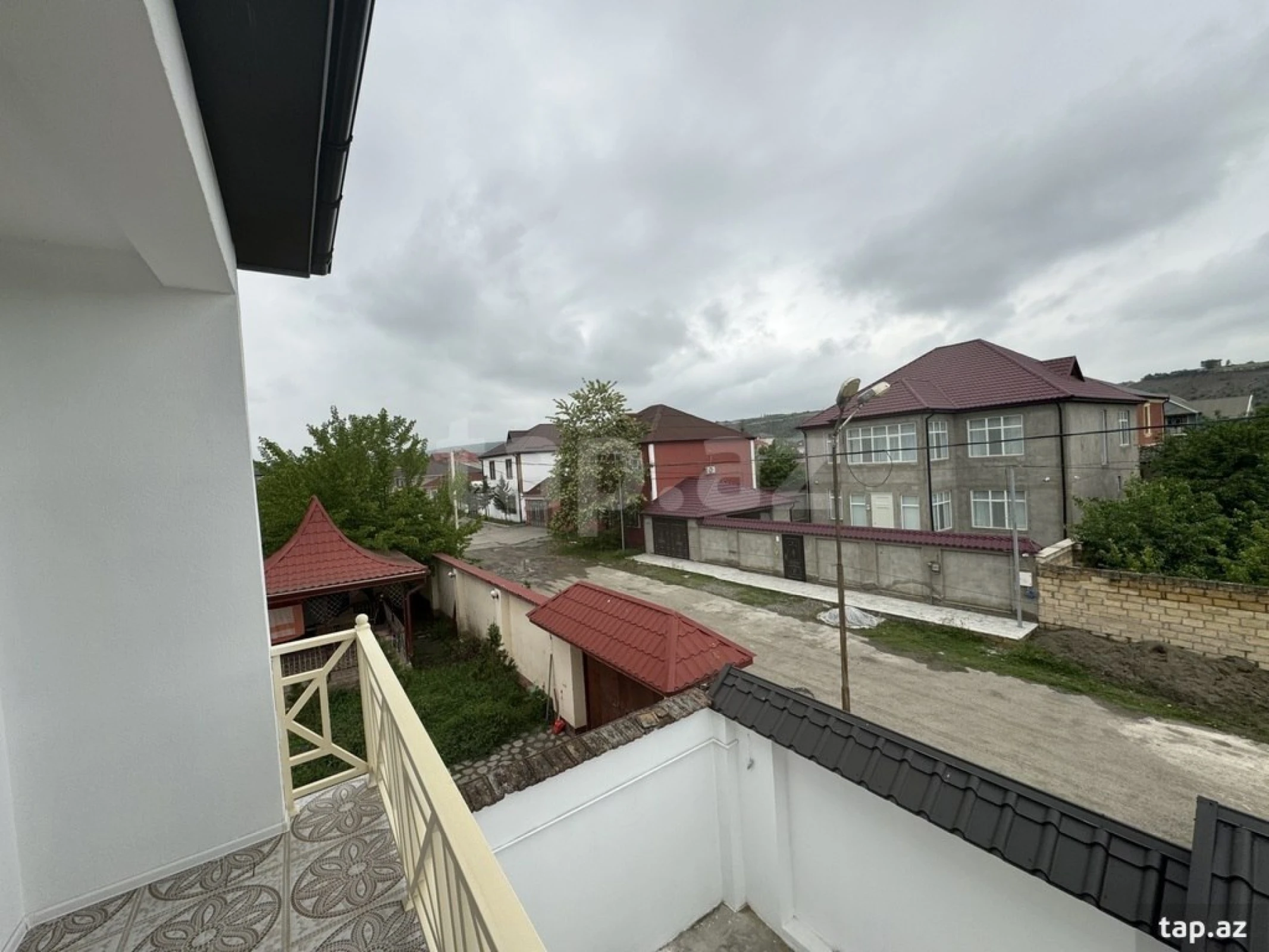 Kirayə verilir 4 otaqlı həyət evi