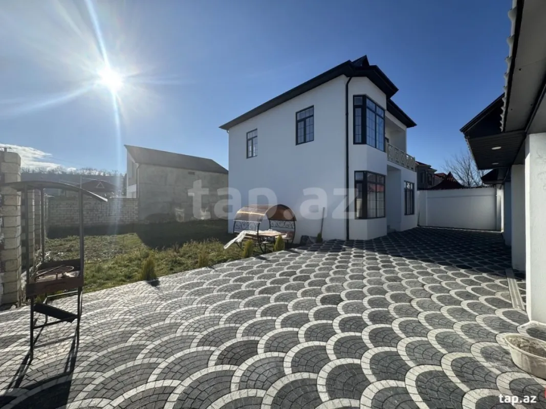 Kirayə verilir 4 otaqlı həyət evi