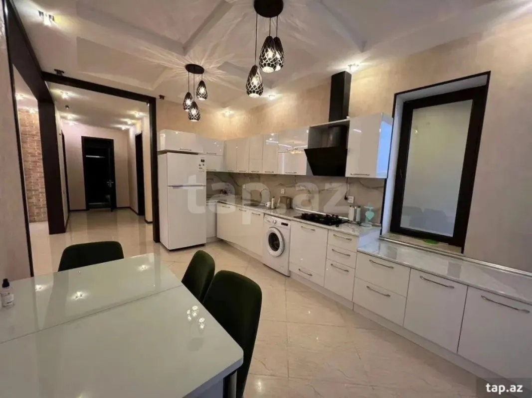 Kirayə verilir 4 otaqlı həyət evi 200 m²