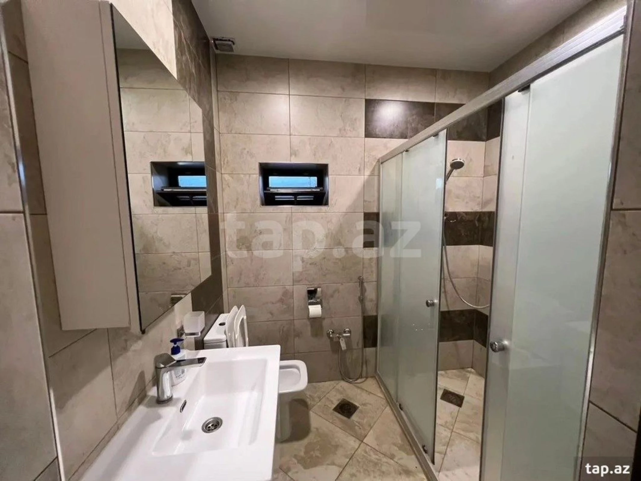 Kirayə verilir 4 otaqlı həyət evi 200 m²