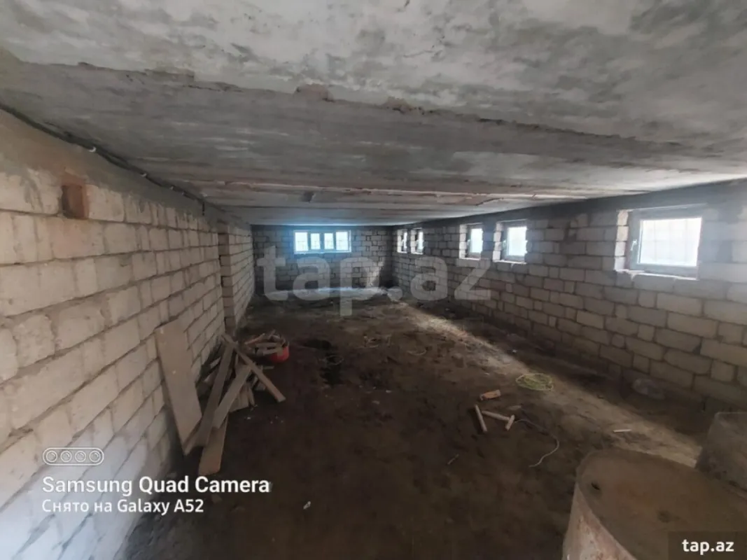 Satılır 7 otaqlı həyət evi