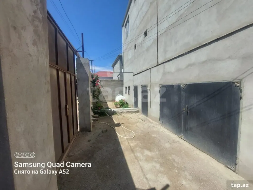 Satılır 7 otaqlı həyət evi