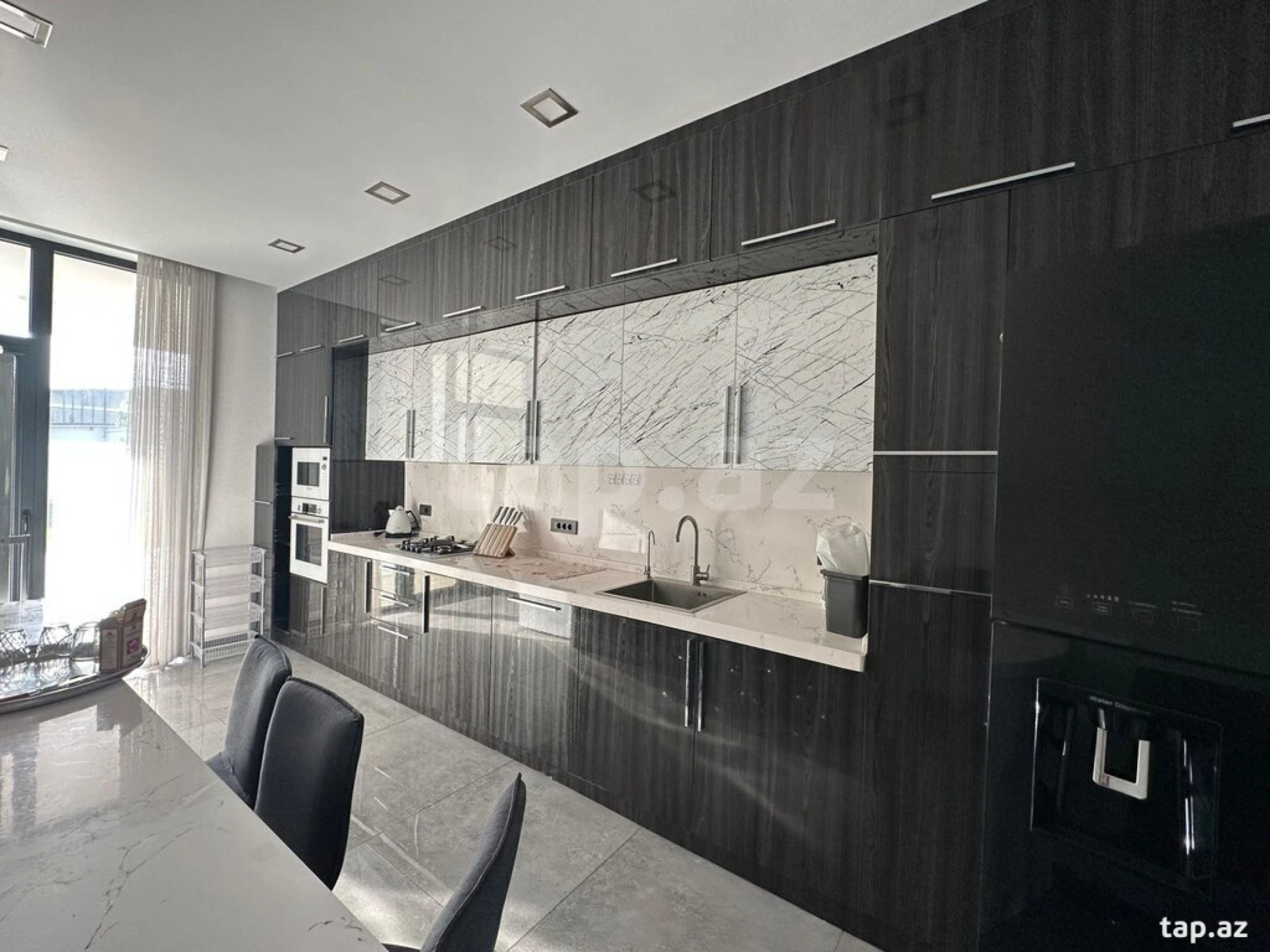 Kirayə verilir 4 otaqlı həyət evi 300 m²