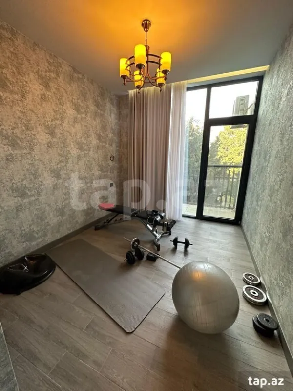 Kirayə verilir 4 otaqlı həyət evi 300 m²