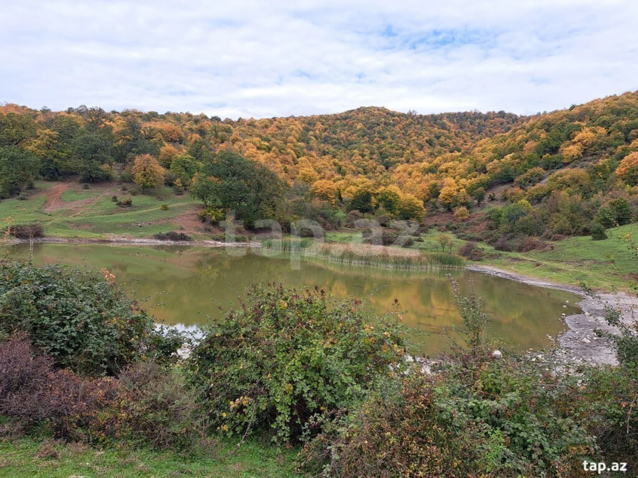 Kirayə verilir 4 otaqlı həyət evi