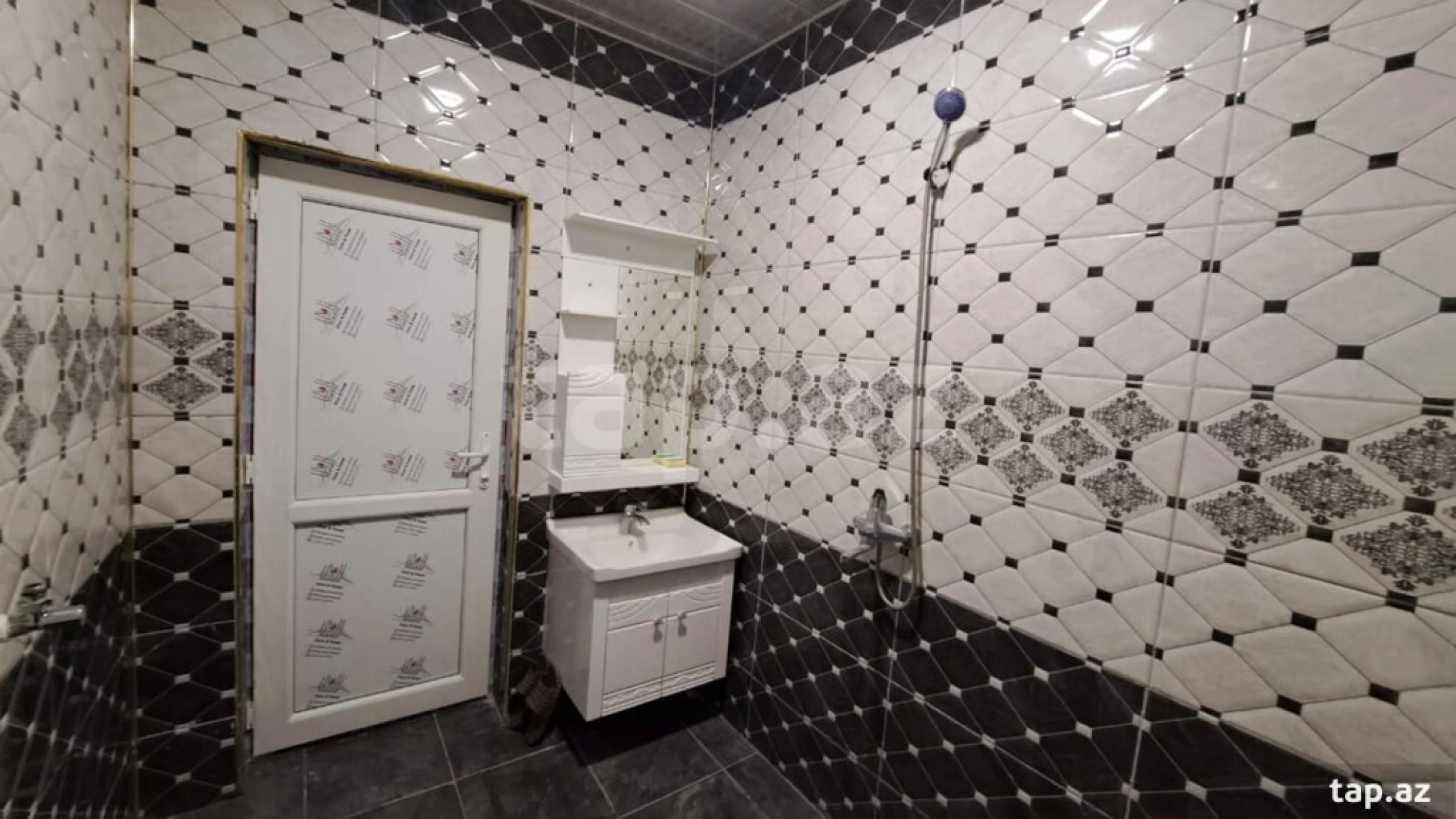 Kirayə verilir 4 otaqlı həyət evi