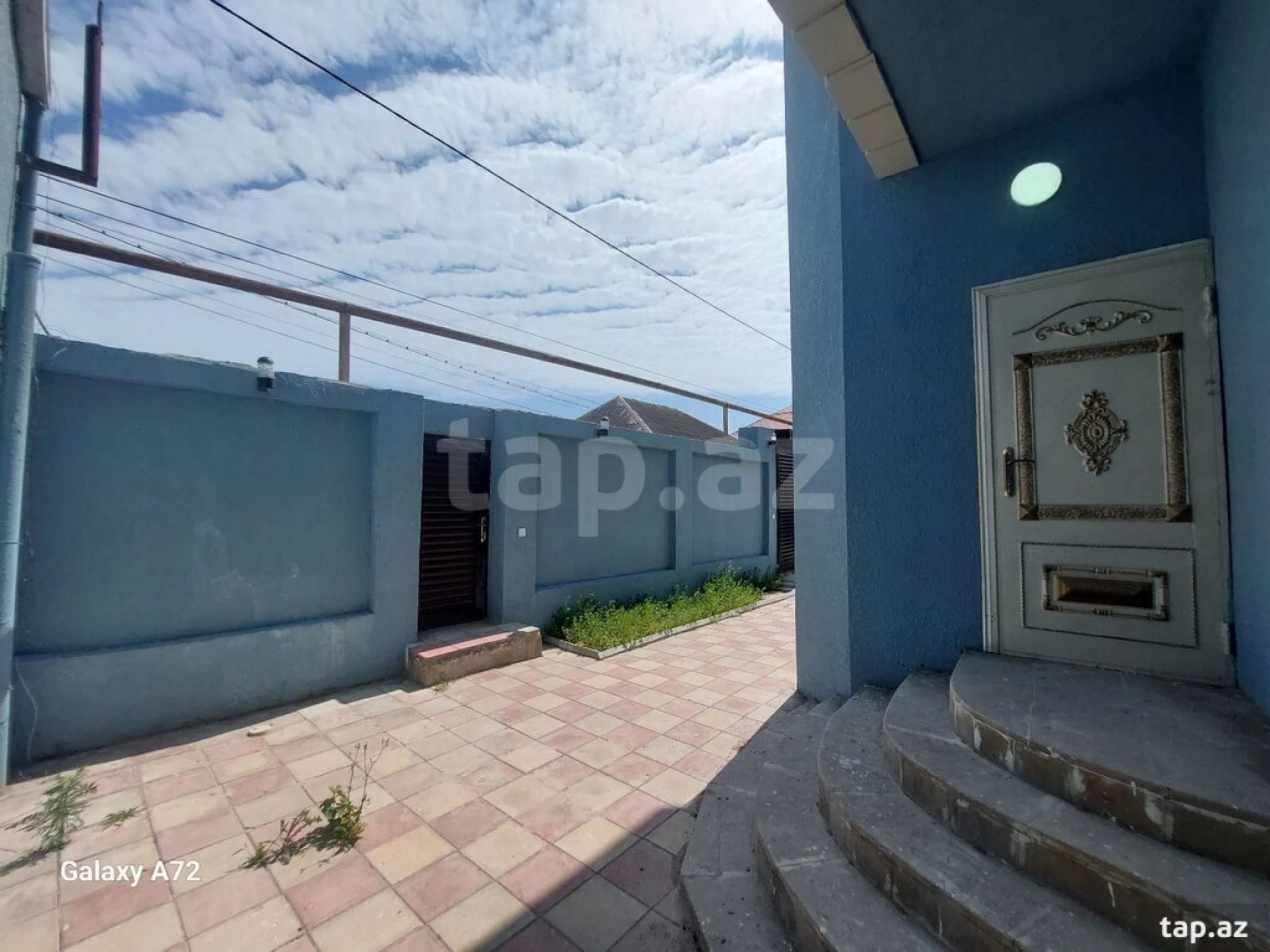 Satılır 5 otaqlı həyət evi