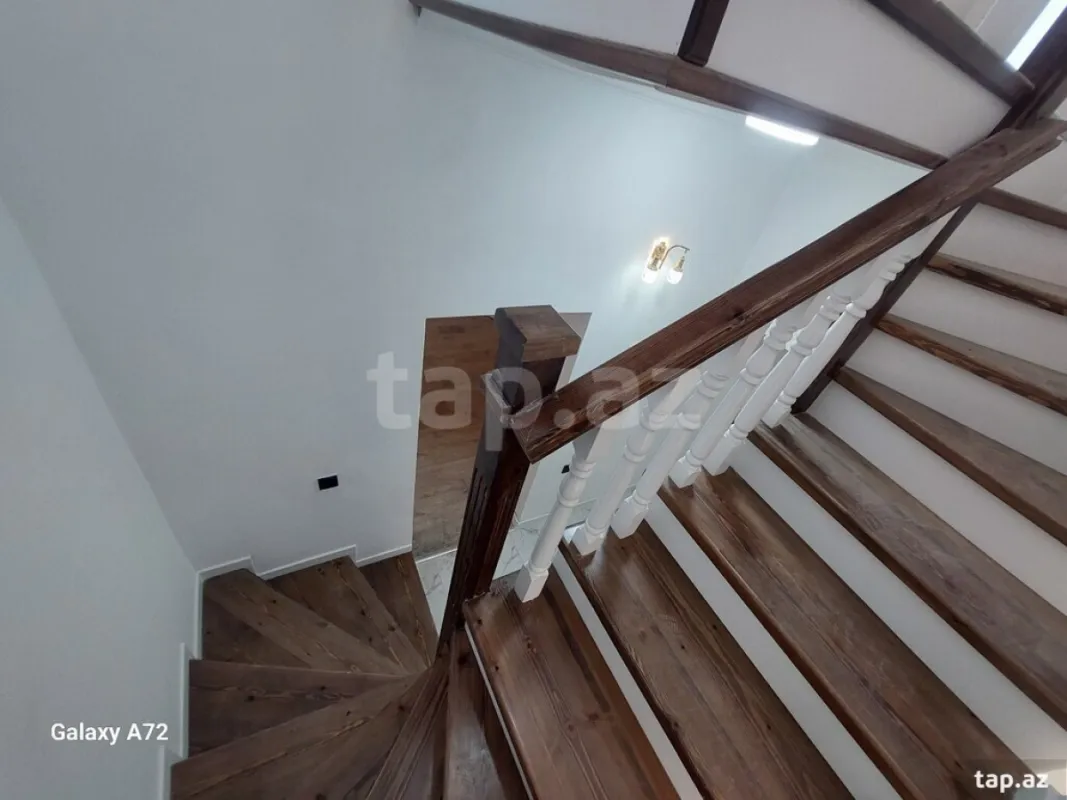 Satılır 5 otaqlı həyət evi