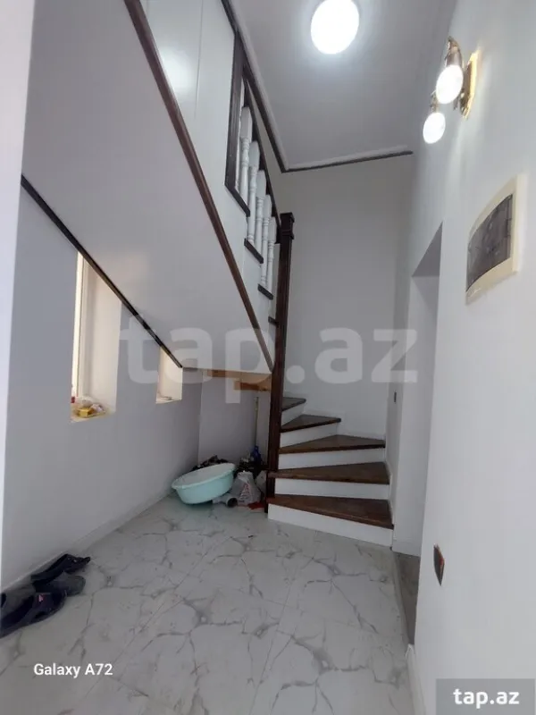 Satılır 5 otaqlı həyət evi