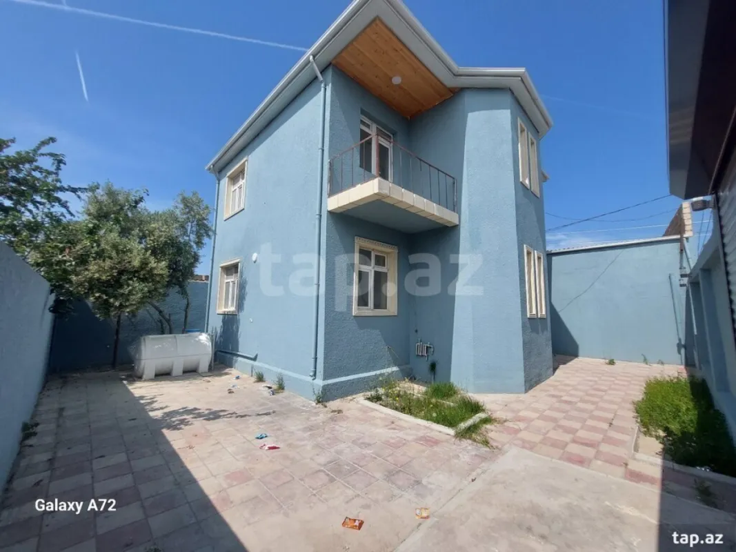 Satılır 5 otaqlı həyət evi