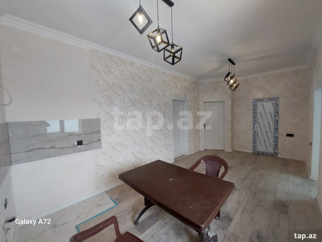 Satılır 5 otaqlı həyət evi