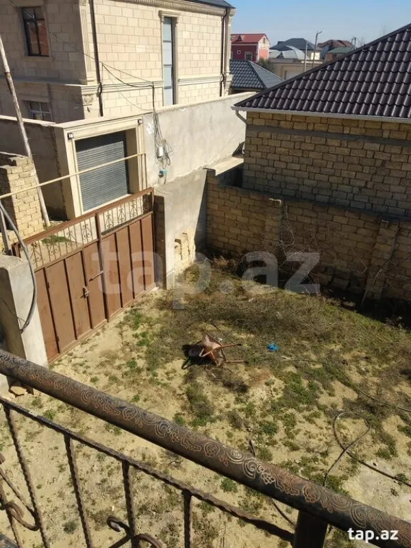 Satılır 4 otaqlı həyət evi