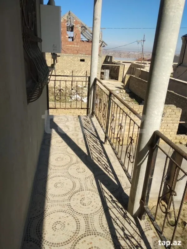 Satılır 4 otaqlı həyət evi