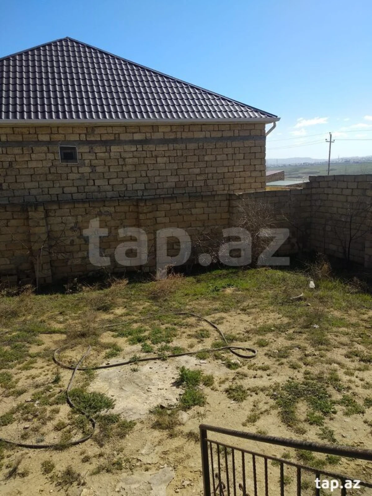 Satılır 4 otaqlı həyət evi