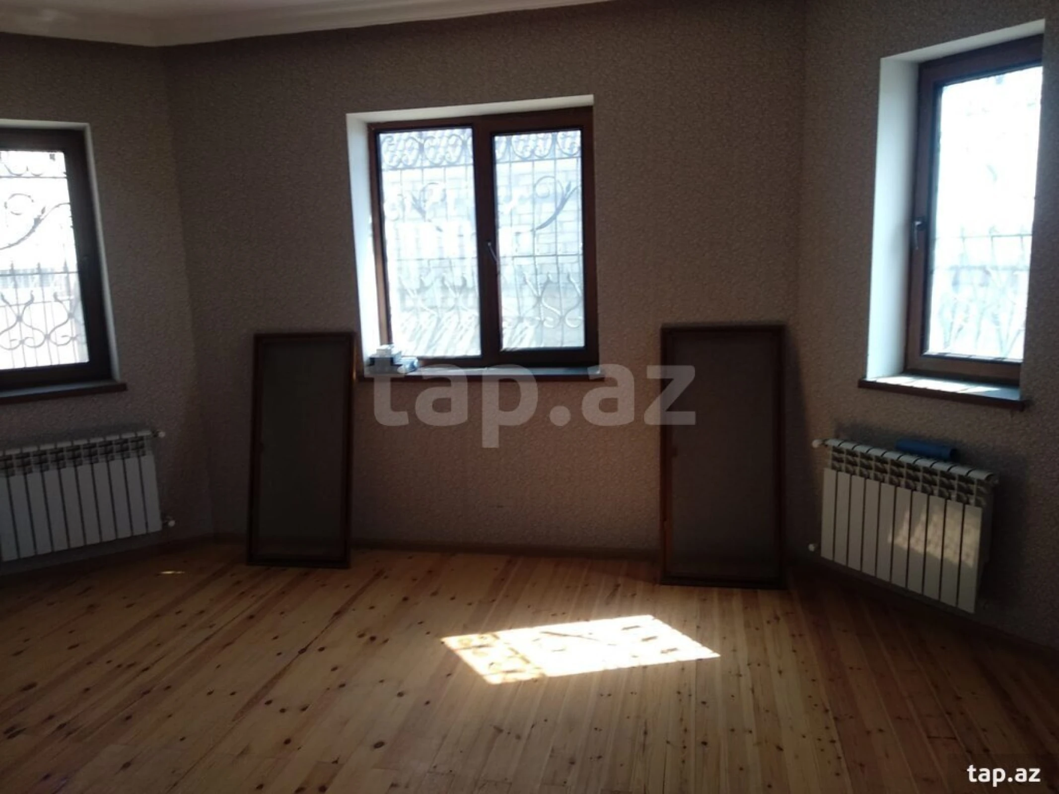 Satılır 4 otaqlı həyət evi