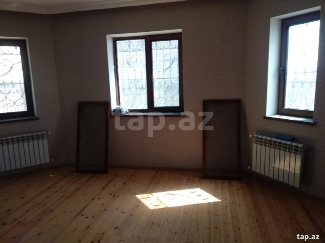 Satılır 4 otaqlı həyət evi