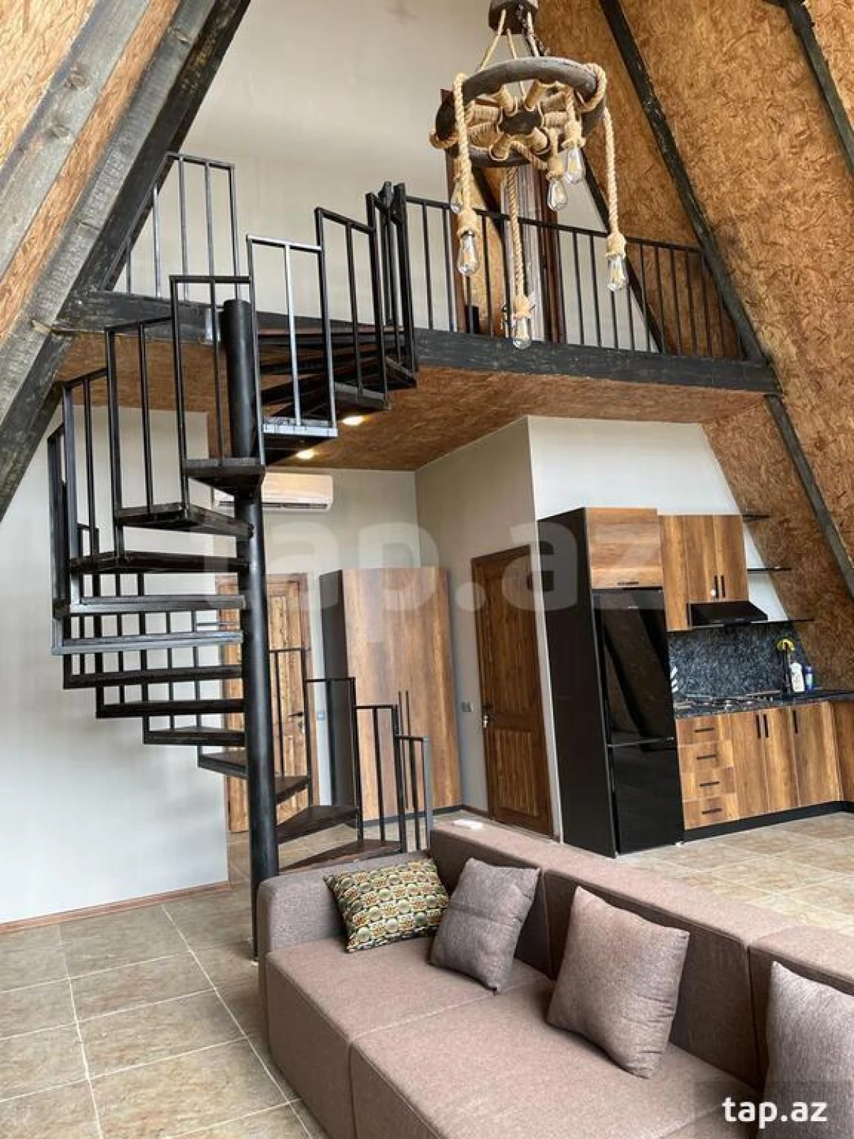 Kirayə verilir 3 otaqlı həyət evi