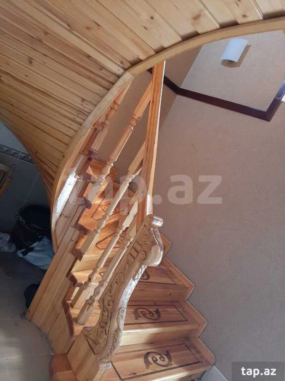 Satılır 6 otaqlı həyət evi