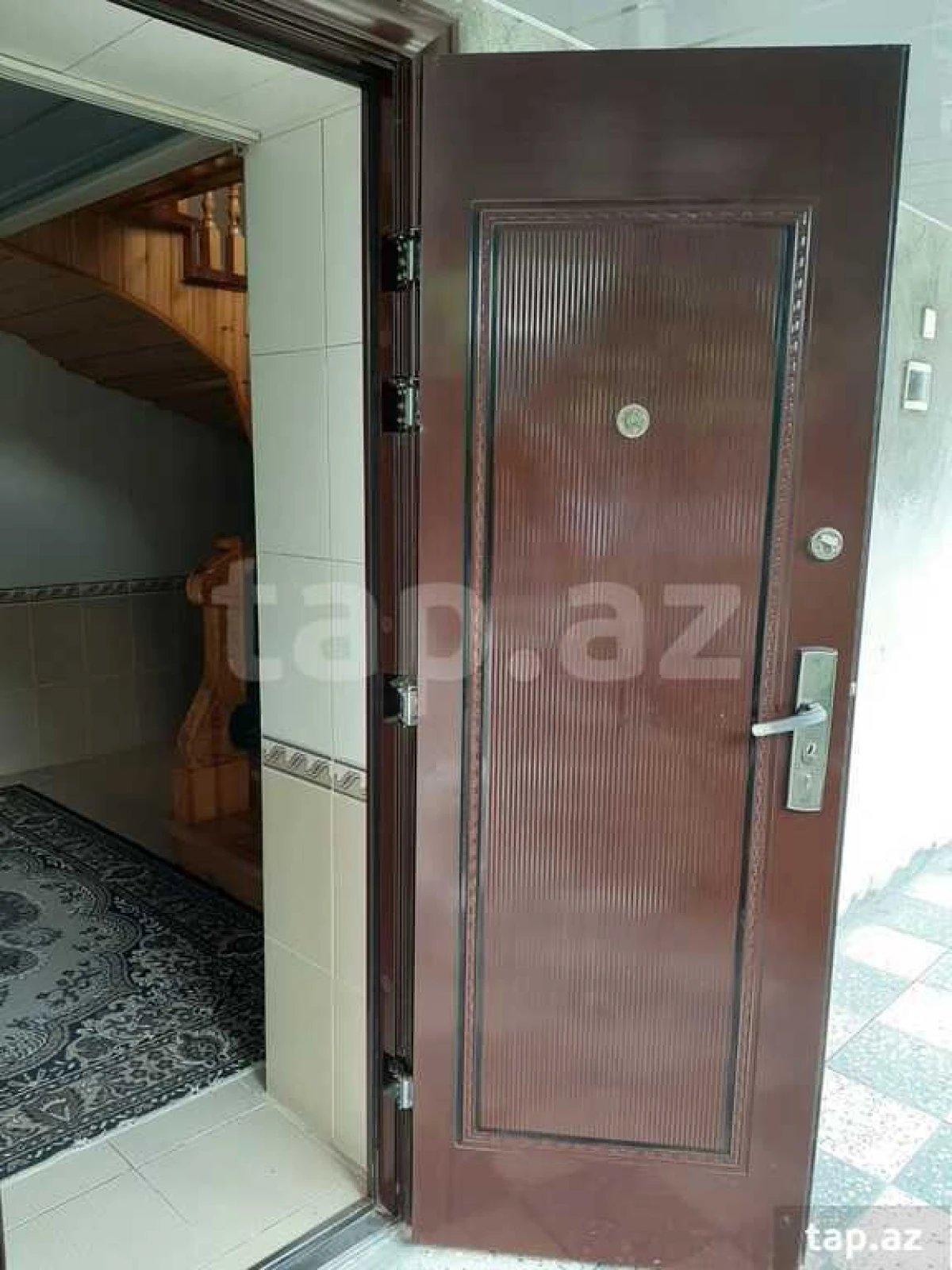 Satılır 6 otaqlı həyət evi