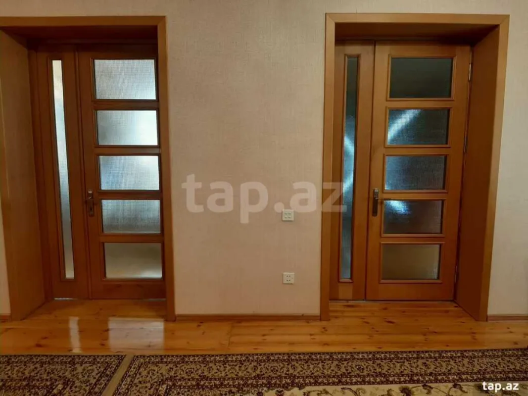 Satılır 6 otaqlı həyət evi