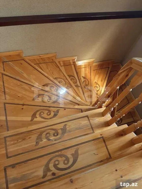 Satılır 6 otaqlı həyət evi