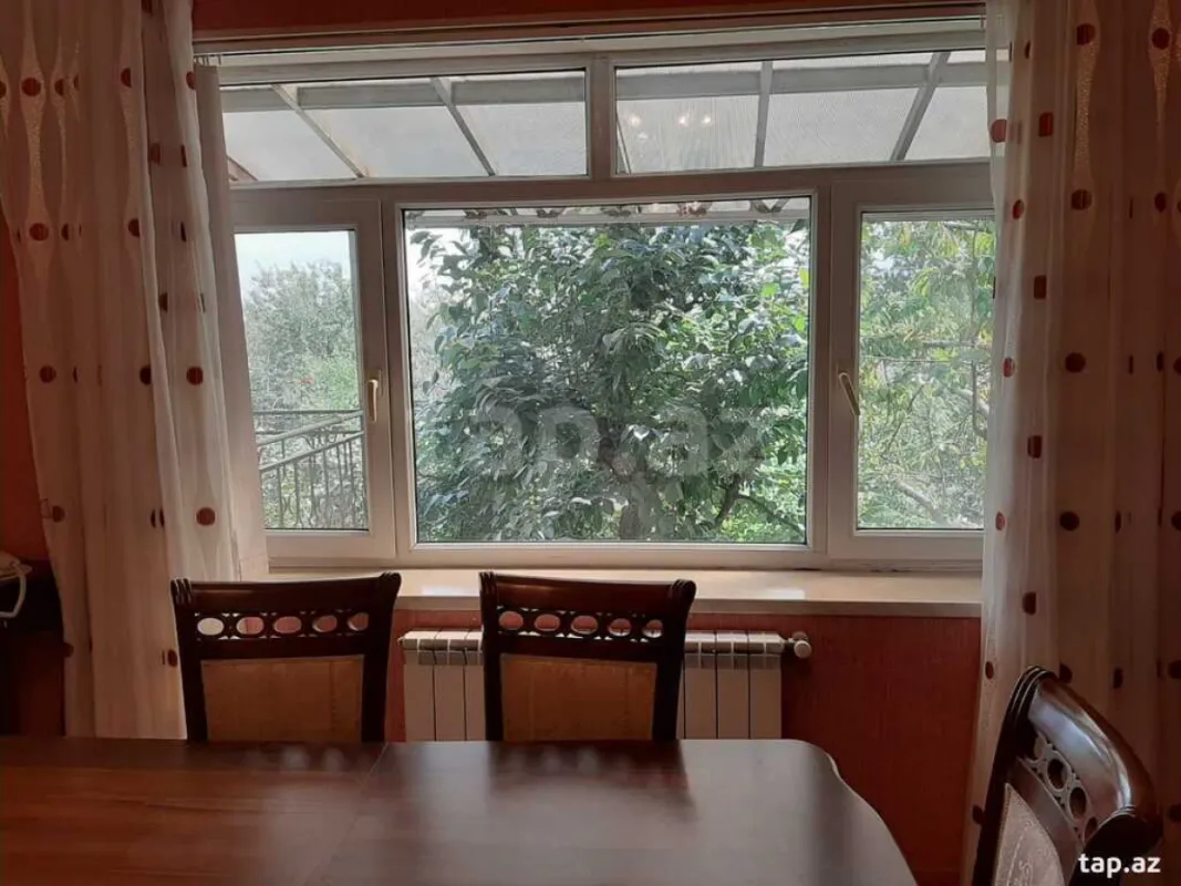 Satılır 6 otaqlı həyət evi