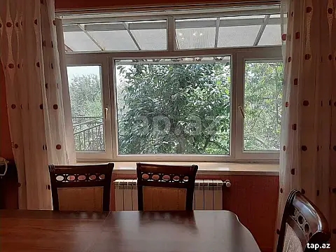 Satılır 6 otaqlı həyət evi