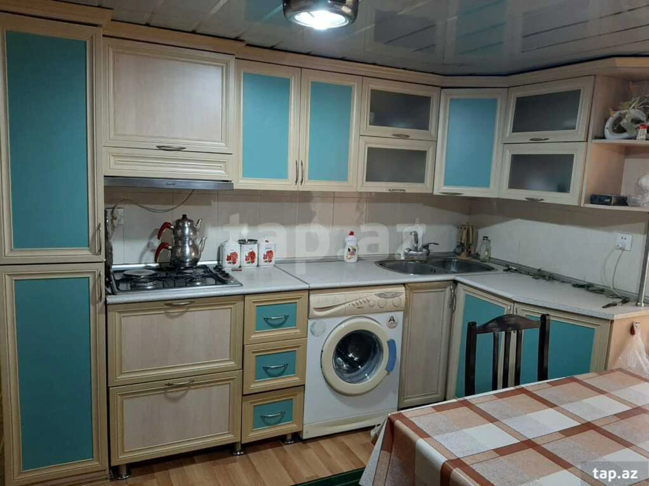 Satılır 6 otaqlı həyət evi