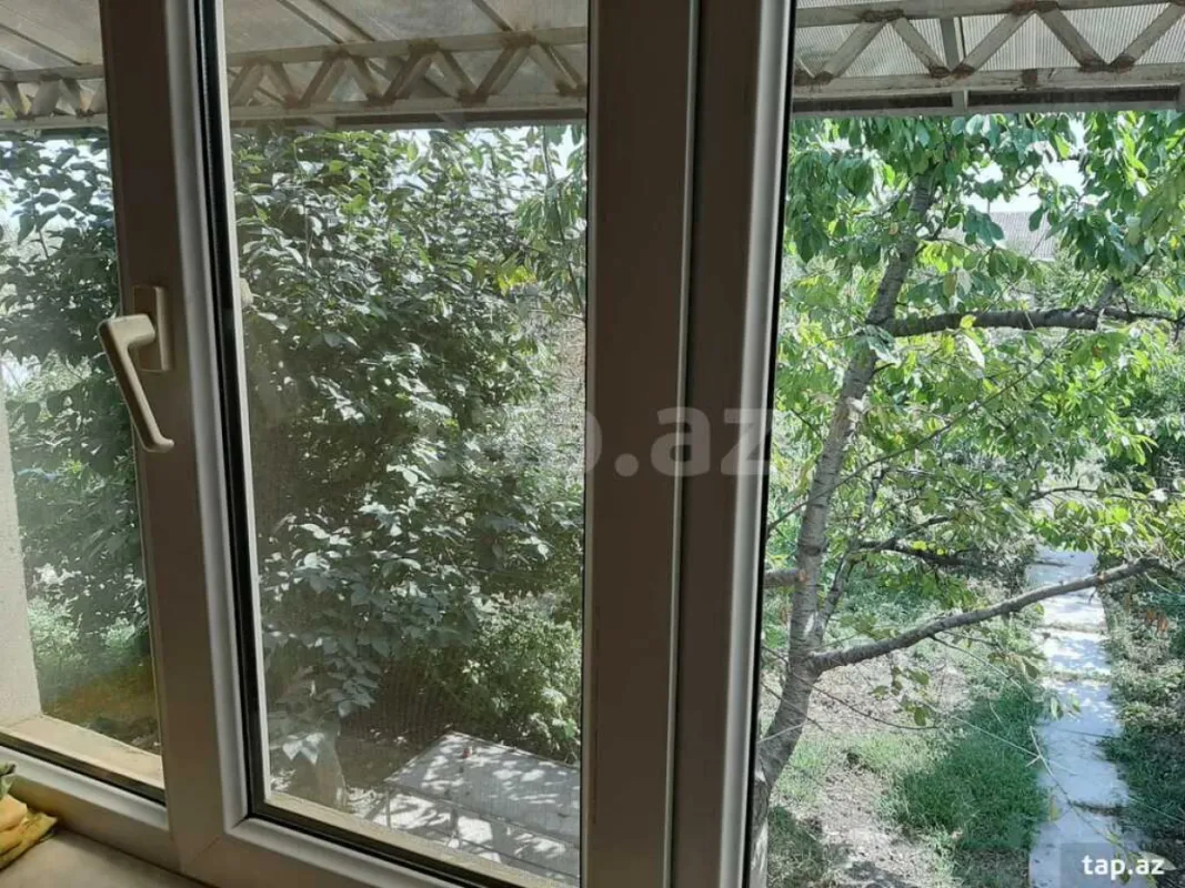 Satılır 6 otaqlı həyət evi