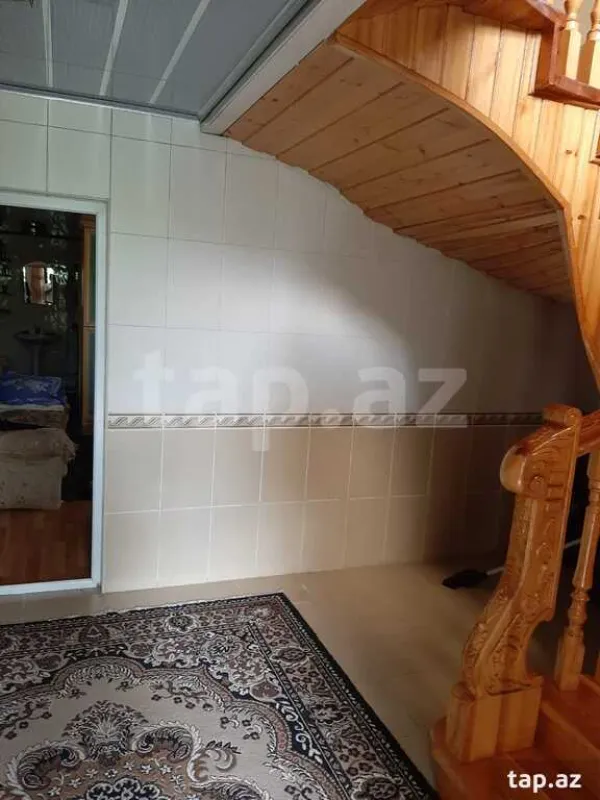 Satılır 6 otaqlı həyət evi