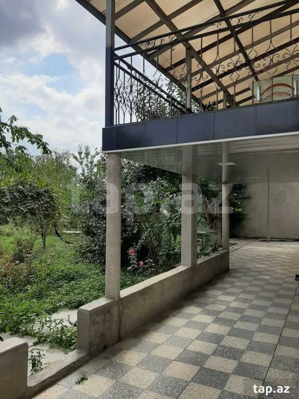 Satılır 6 otaqlı həyət evi