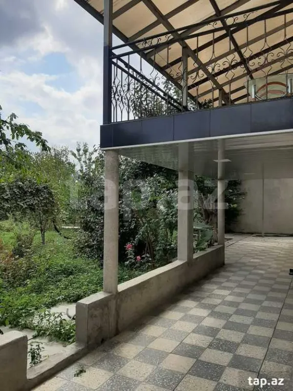 Satılır 6 otaqlı həyət evi