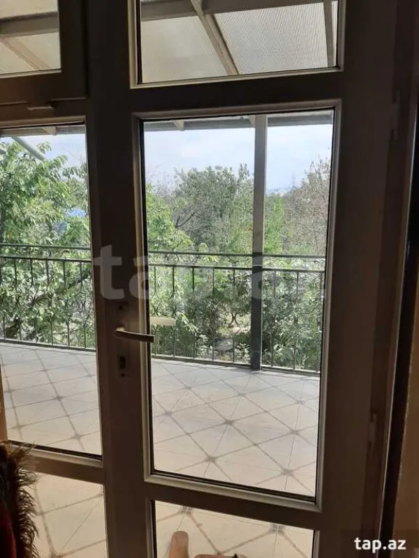 Satılır 6 otaqlı həyət evi
