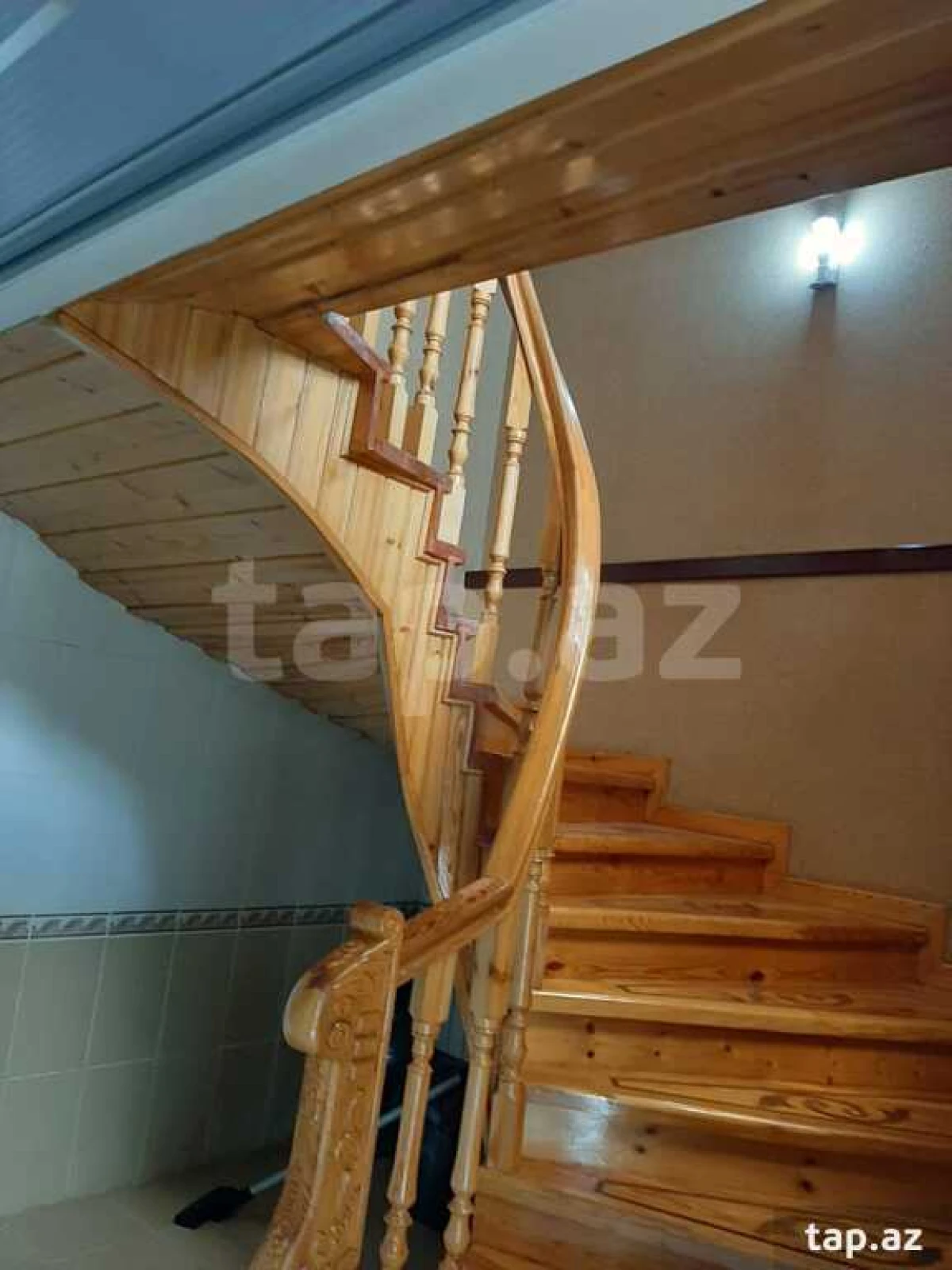 Satılır 6 otaqlı həyət evi