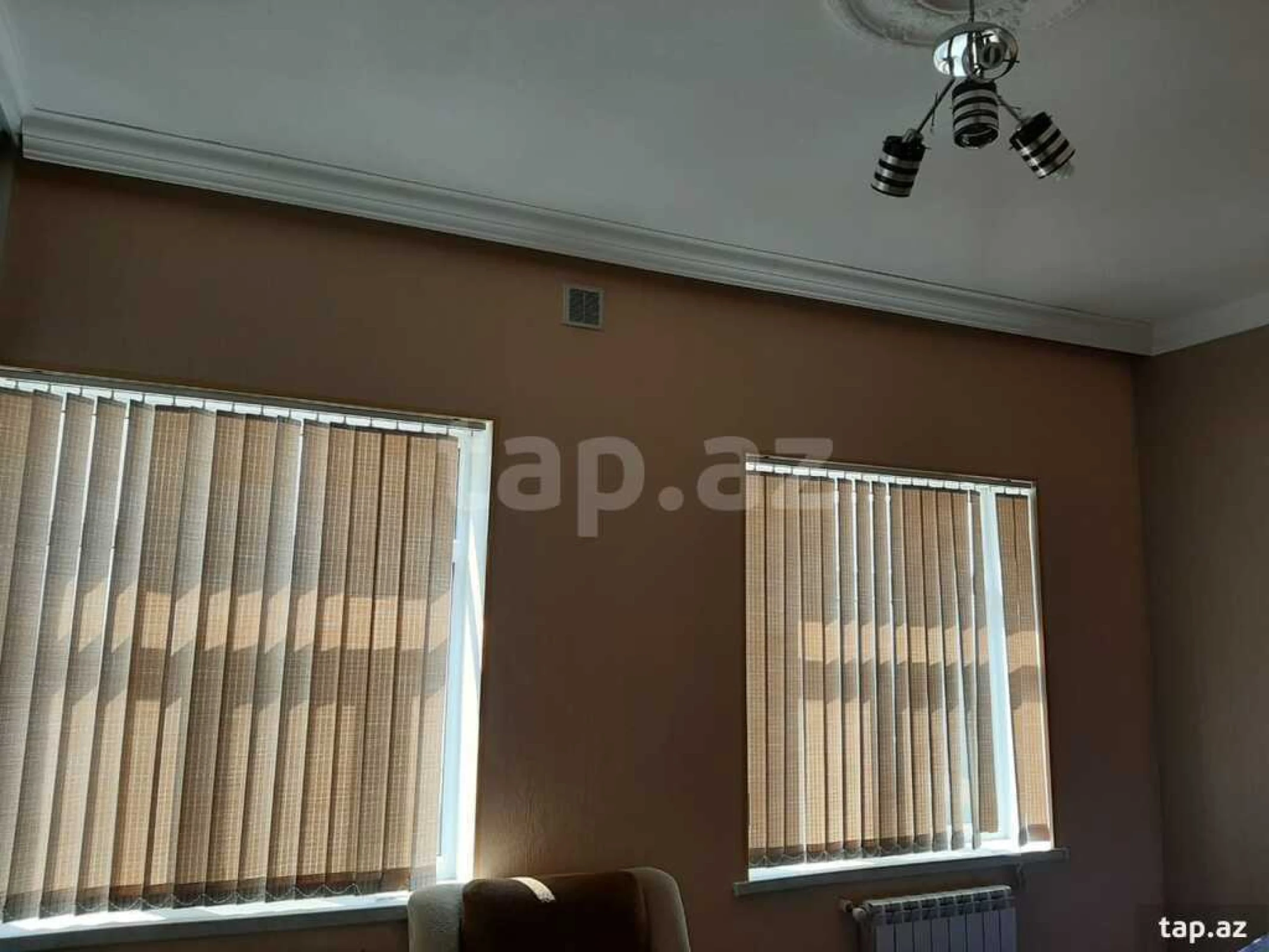 Satılır 6 otaqlı həyət evi