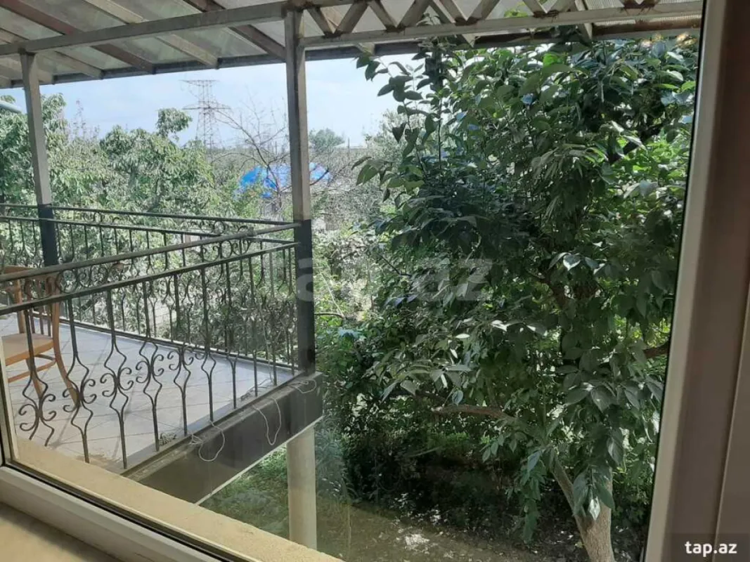Satılır 6 otaqlı həyət evi