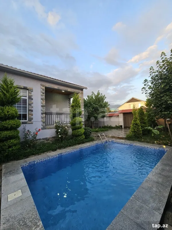 Kirayə verilir 3 otaqlı həyət evi