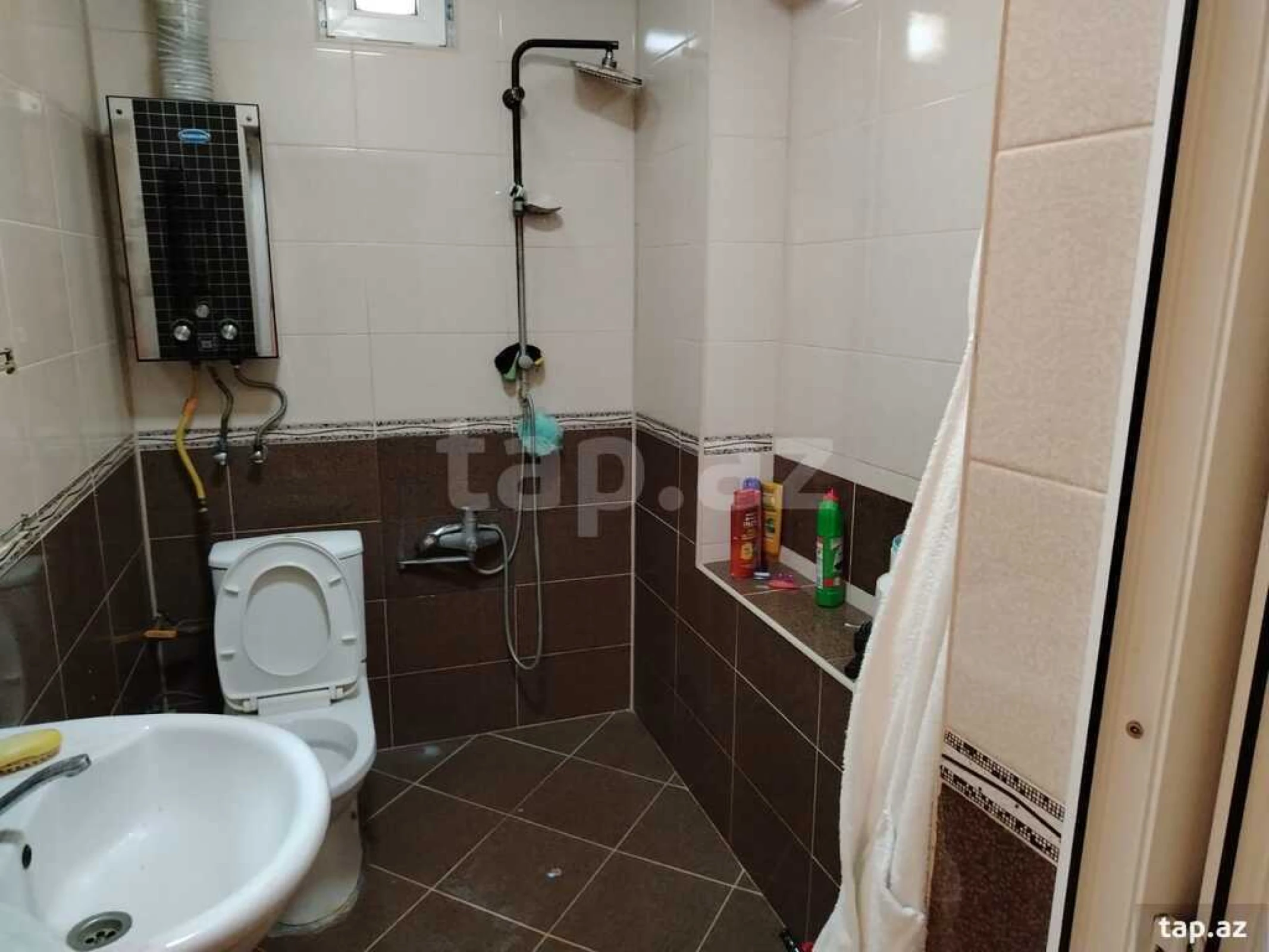 Kirayə verilir 3 otaqlı həyət evi