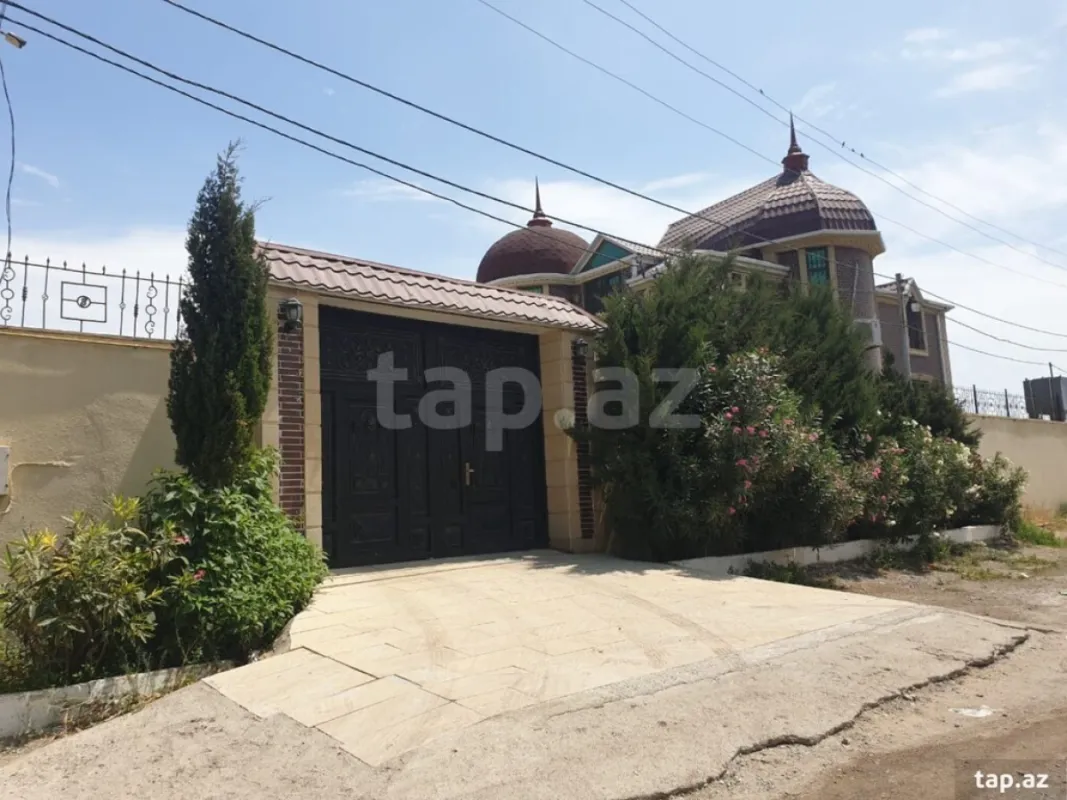 Satılır 6 otaqlı həyət evi
