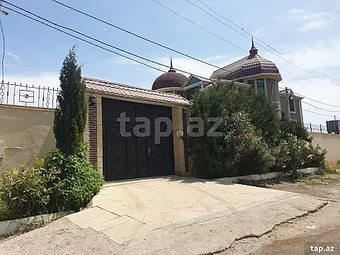 Satılır 6 otaqlı həyət evi