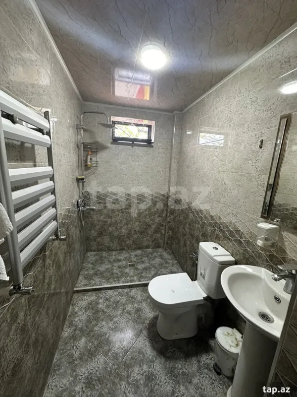 Kirayə verilir 3 otaqlı həyət evi