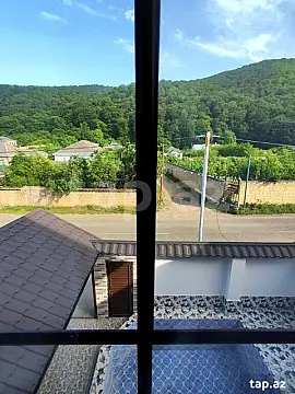 Kirayə verilir 3 otaqlı həyət evi 140 m² — Quba 3 otaq 140.00 m²