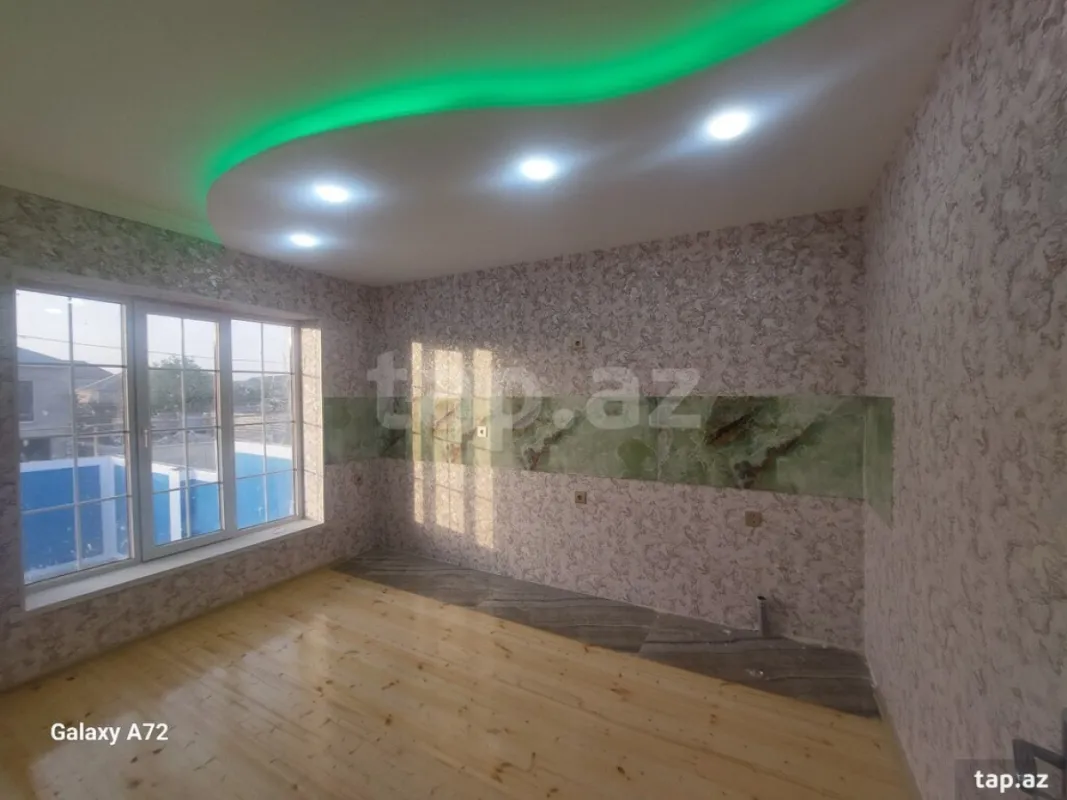 Satılır 3 otaqlı həyət evi 240 m²