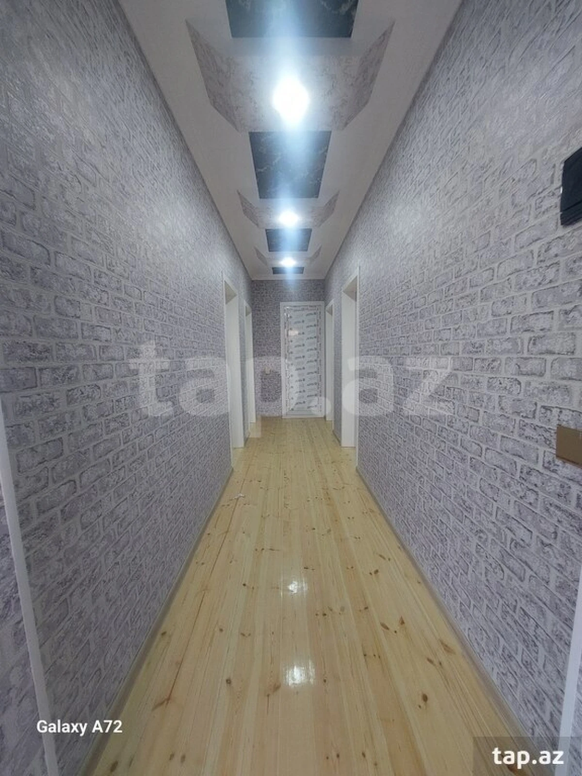 Satılır 3 otaqlı həyət evi 240 m²
