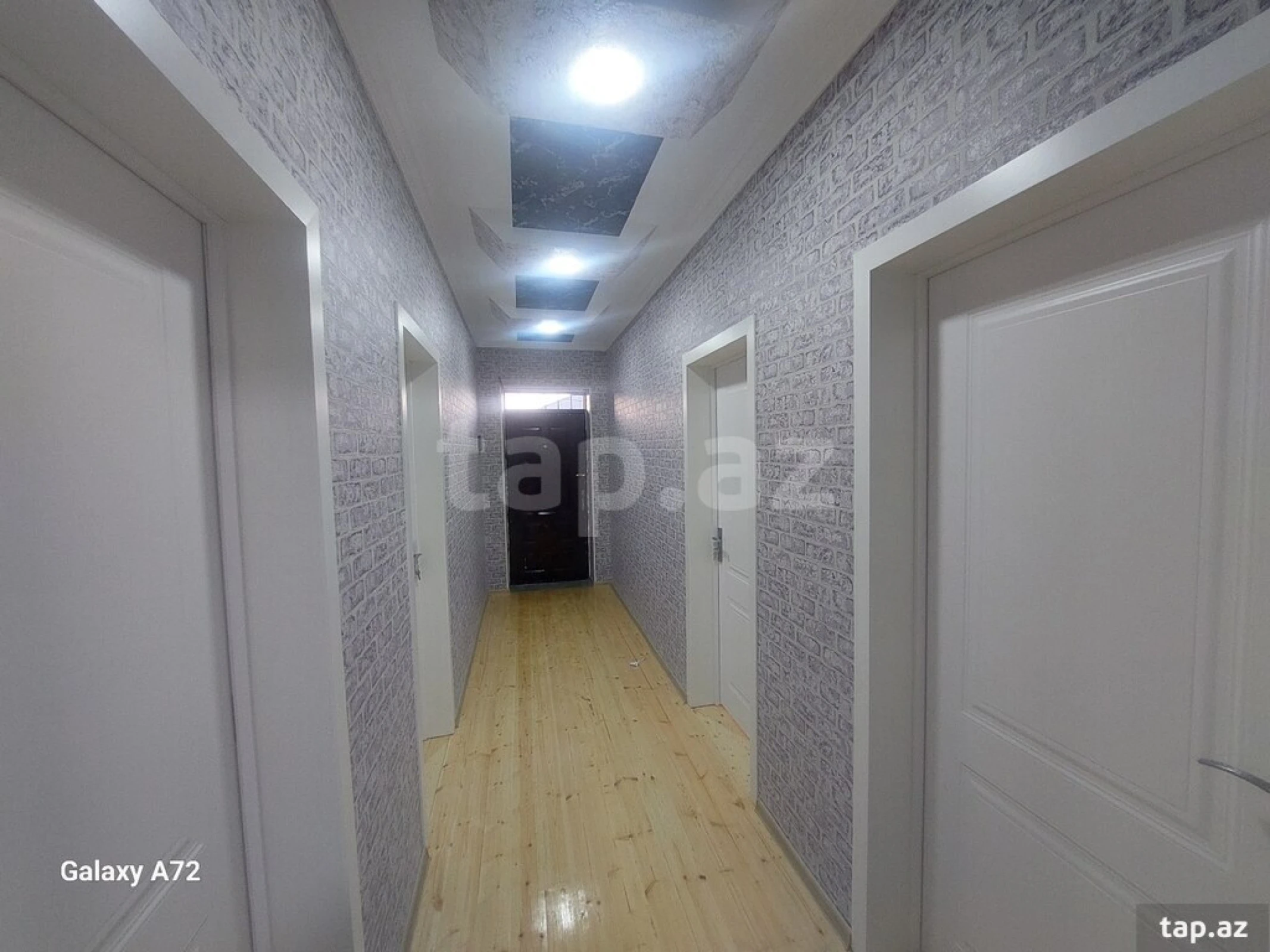 Satılır 3 otaqlı həyət evi 240 m²